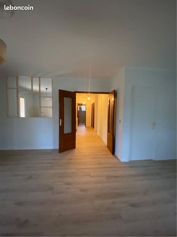 Maison à louer, 91m², Rousset