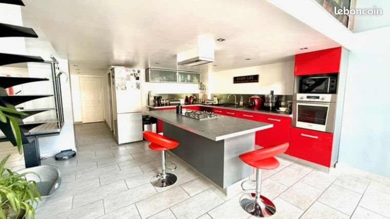 Maison à louer, 147m², Saint-Julien-les-Villas