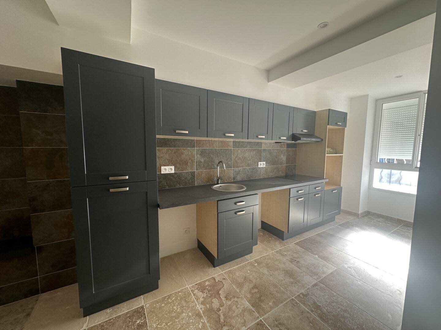 Appartement à louer, 47m², Solliès-Toucas