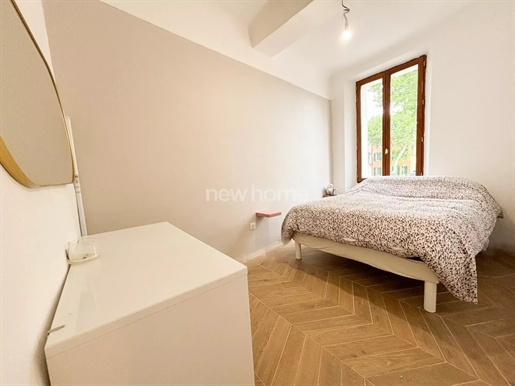 Rare - Charming Renovated Flat With Terrace