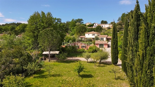 Belle propriété à Salernes avec 2 habitations sur un terrain arboré de 5424 m²