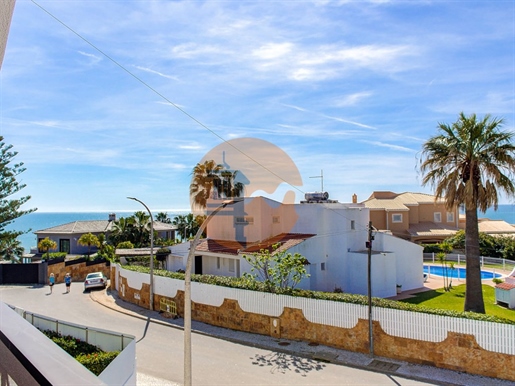 Appartement de 2 +1 chambres avec vue mer dans une zone privilégiée Albufeira, Algarve