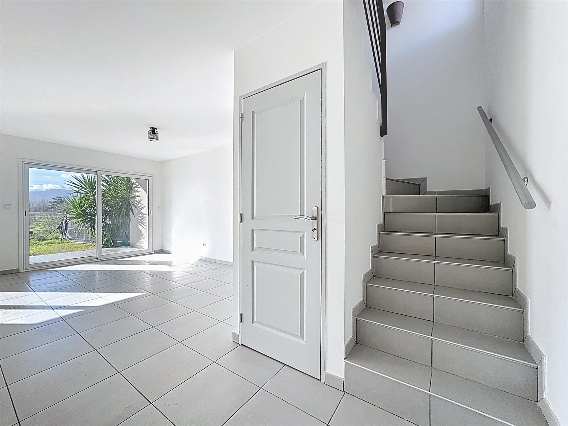 Appartement à vendre, 71m², Ghisonaccia