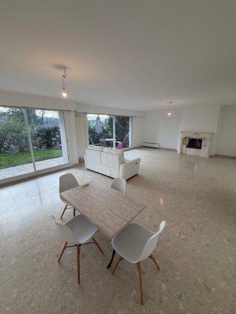 Appartement à louer, 130m², Sèvres