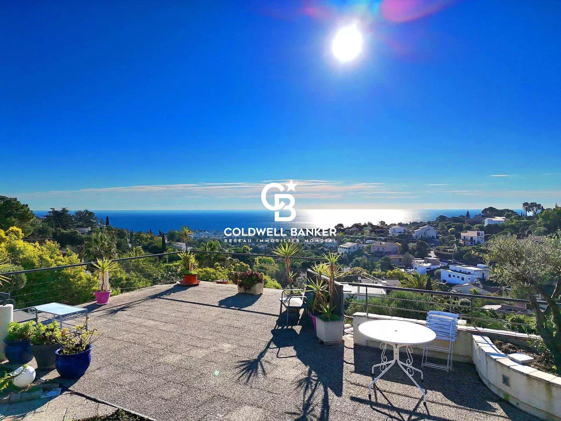 Elegant bastide overlooking one of the most stunning views of the Bay of St Aygulf.