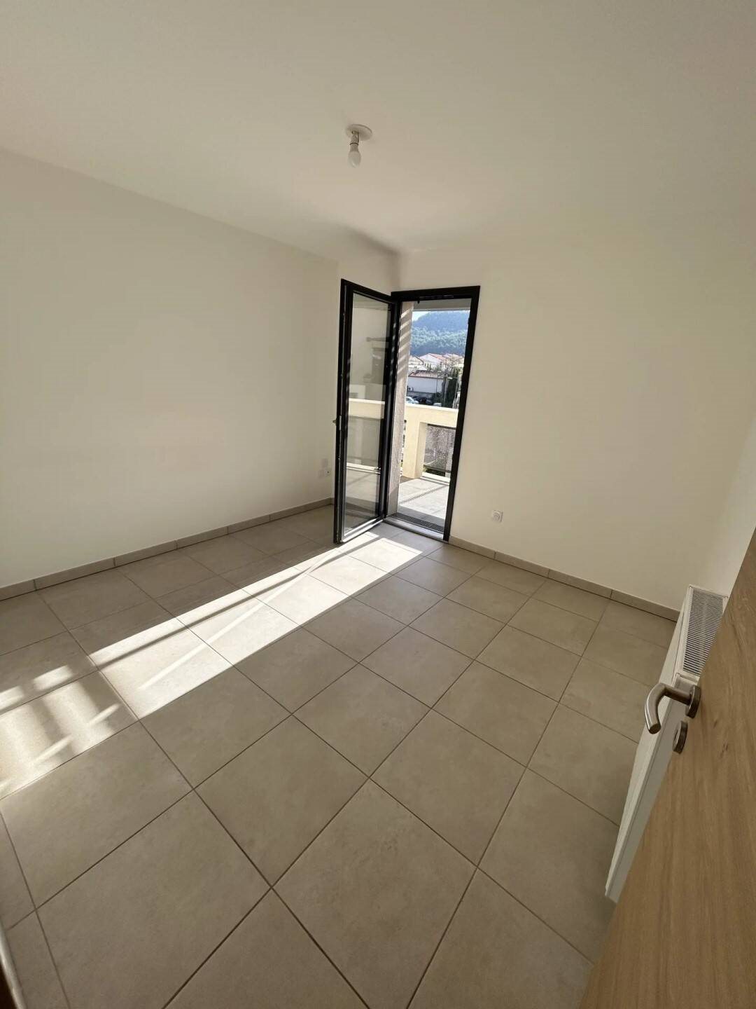 Appartement à louer, 56m², Roquefort-la-Bédoule