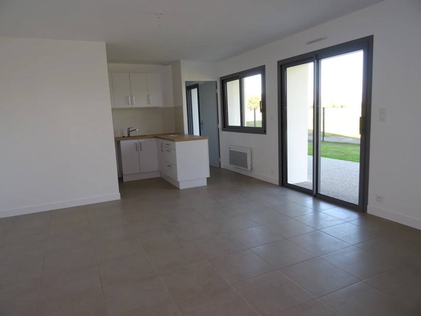 Appartement à louer, 84m², Saubrigues