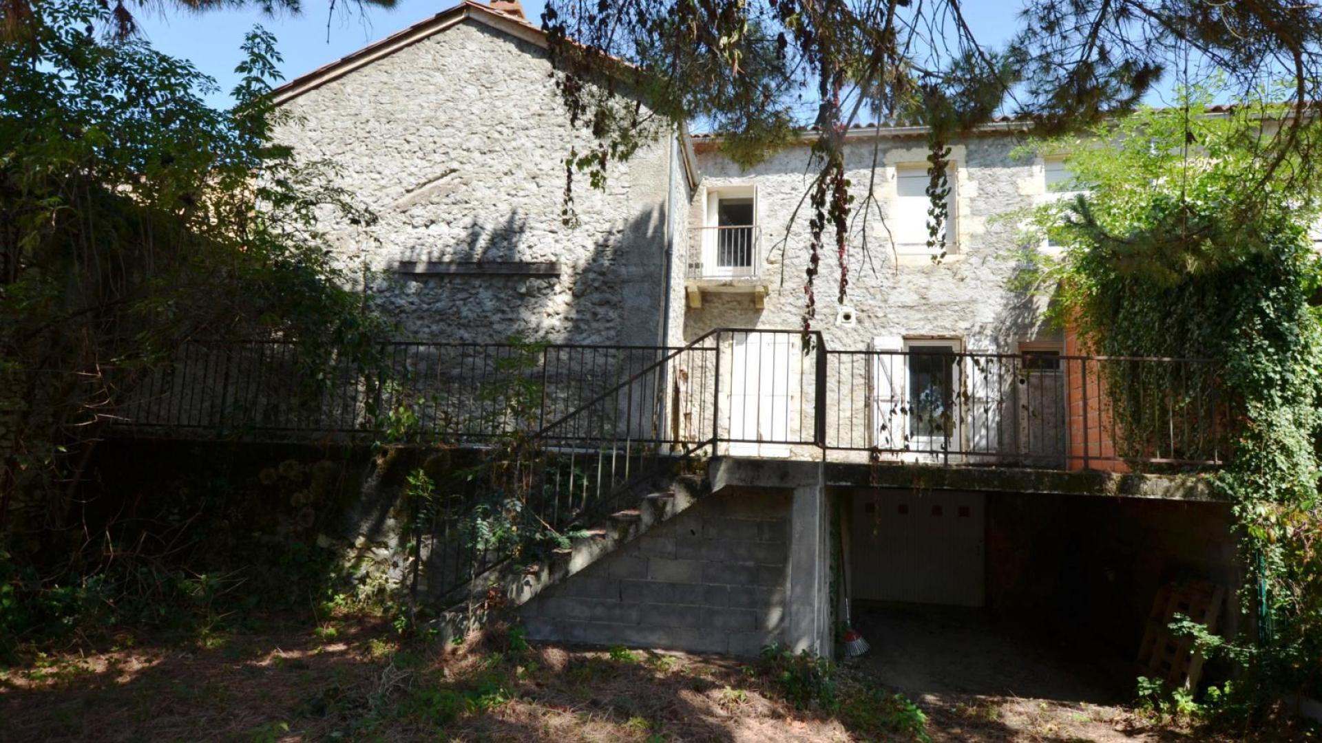 A vendre, Castéra-Verduzan (Gers): Maison de village proche des