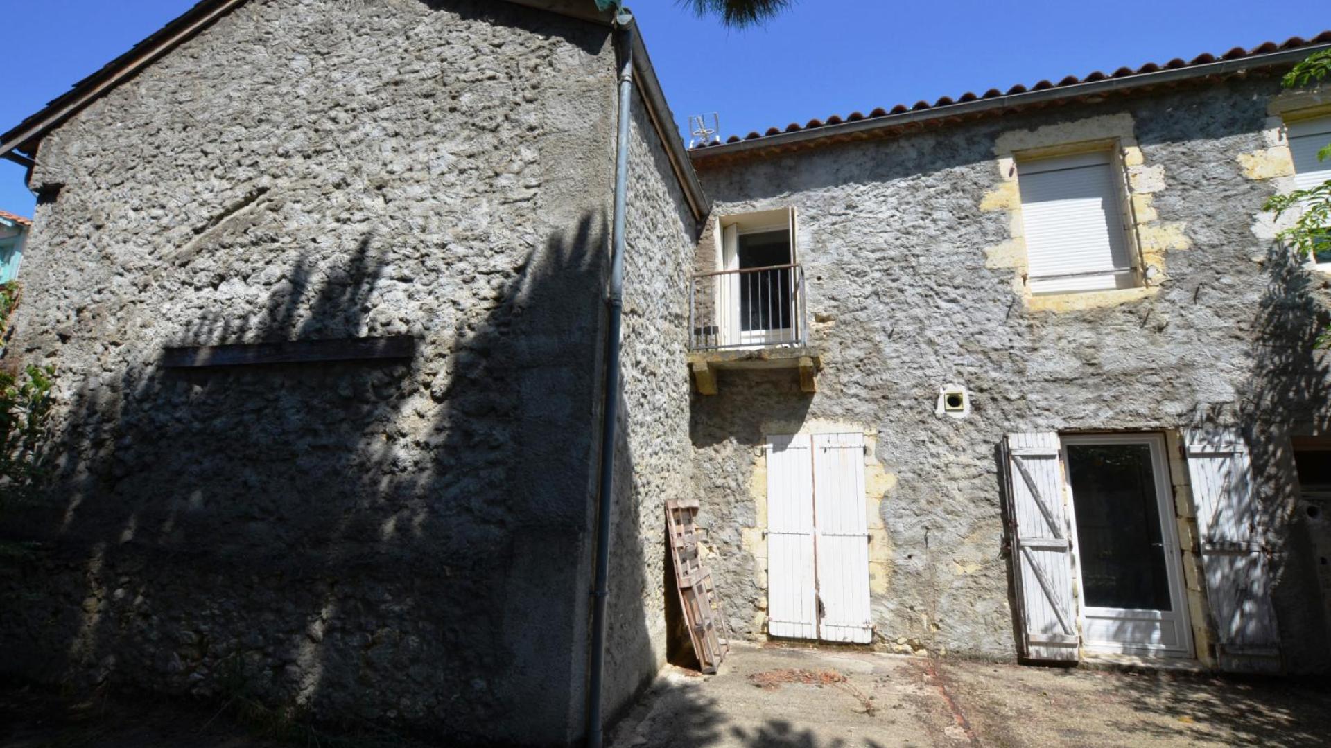 A vendre, Castéra-Verduzan (Gers): Maison de village proche des