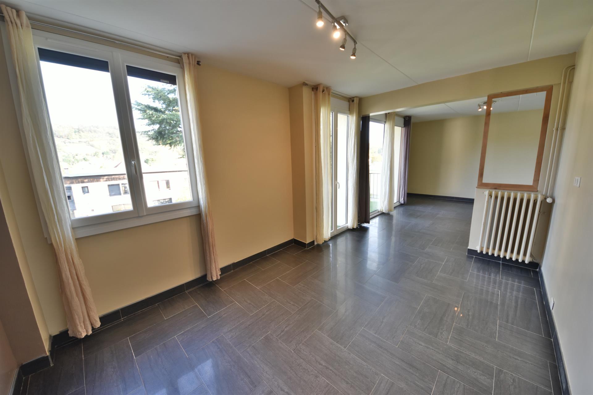 Appartement à vendre, 77m², Malemort