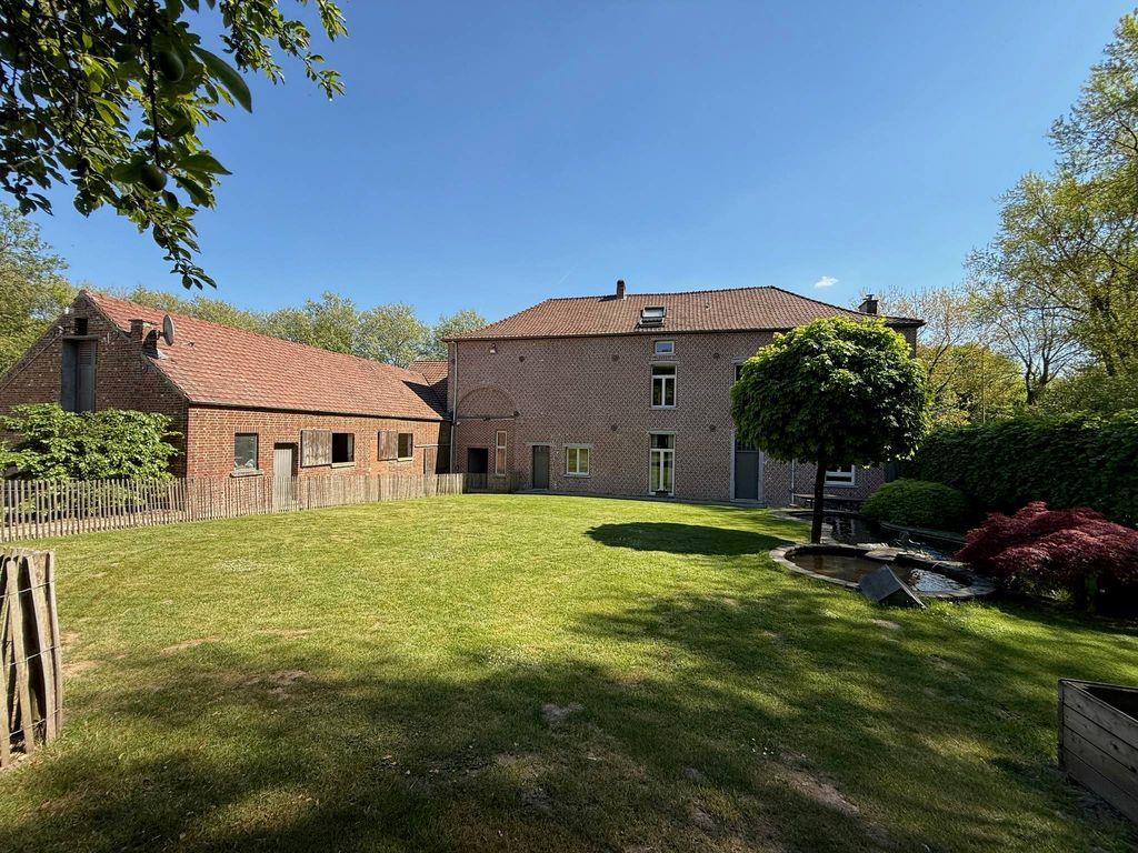 4 bedroom luxury mansion for sale in Seneffe, Belgium