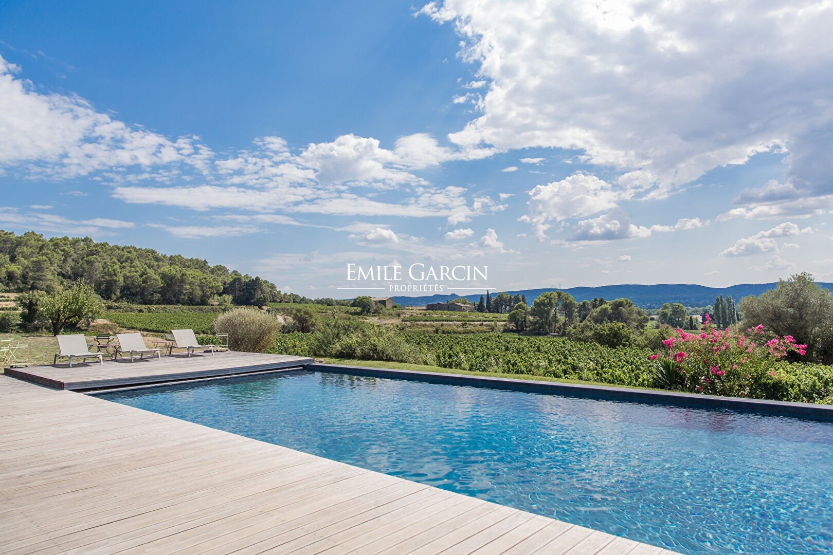 Maison à louer, 600m², Uzès