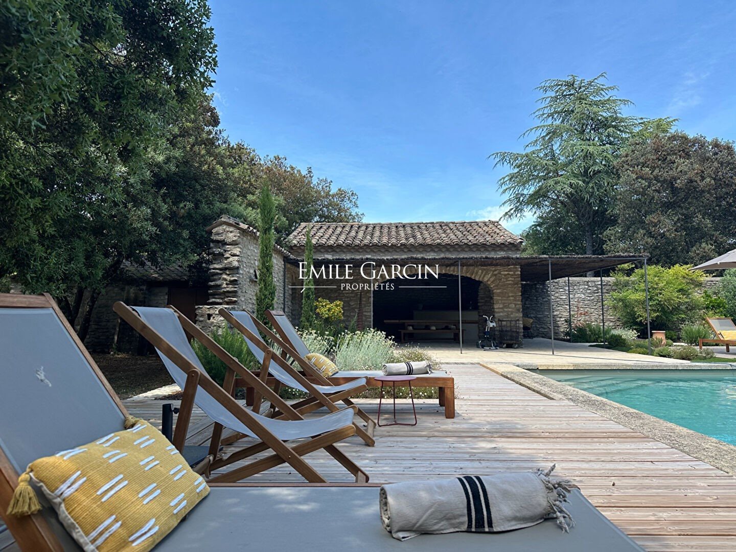 Maison à louer, 390m², Uzès