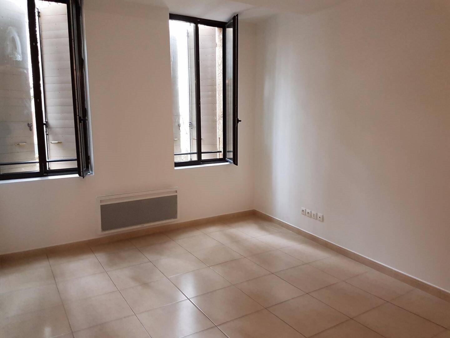 Appartement à louer, 43m², Grans