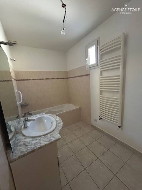 Appartement à vendre, 67m², Eyguières