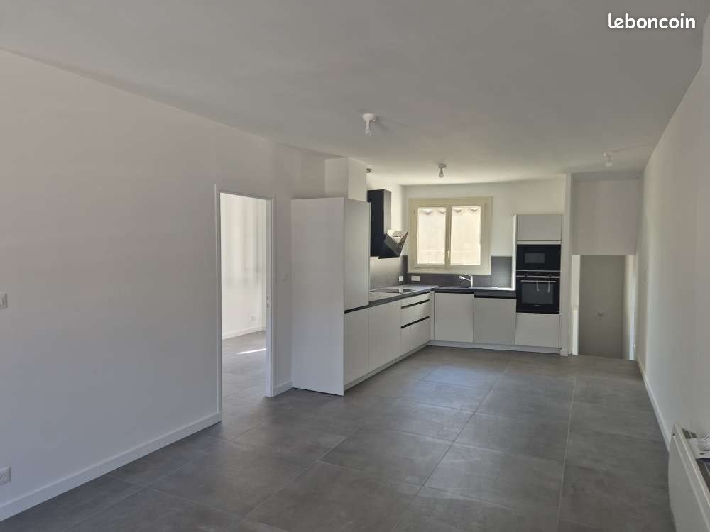 Appartement à louer, 82m², Saint-Sulpice-la-Pointe