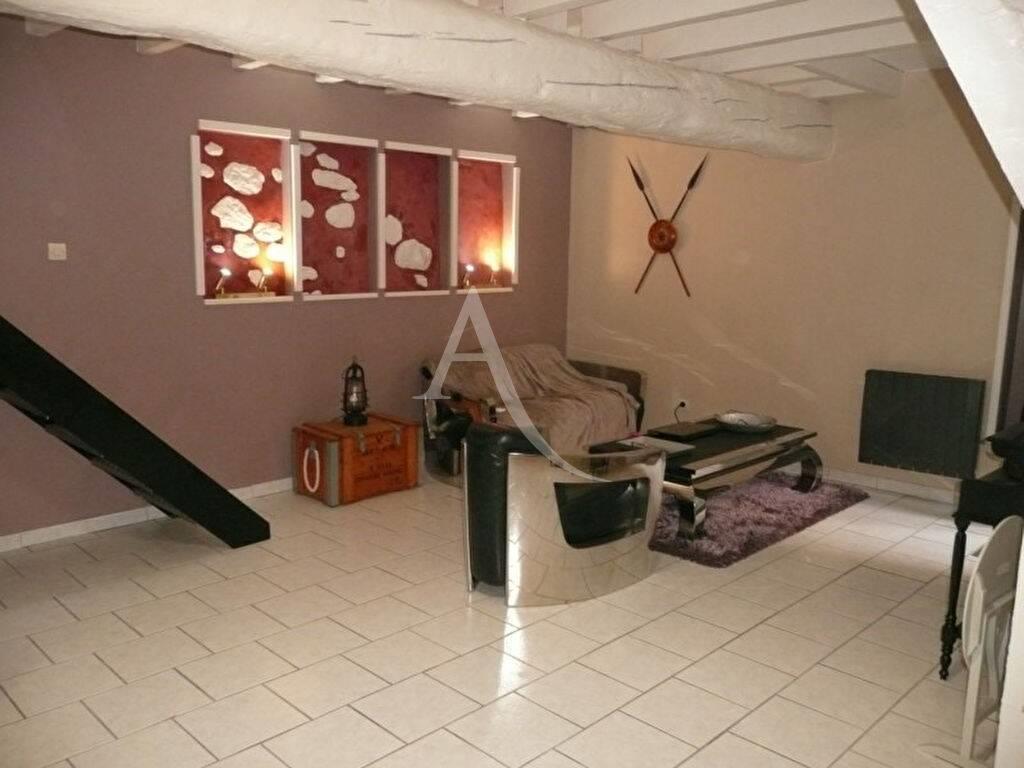 Maison à louer, 55m², Verzeille