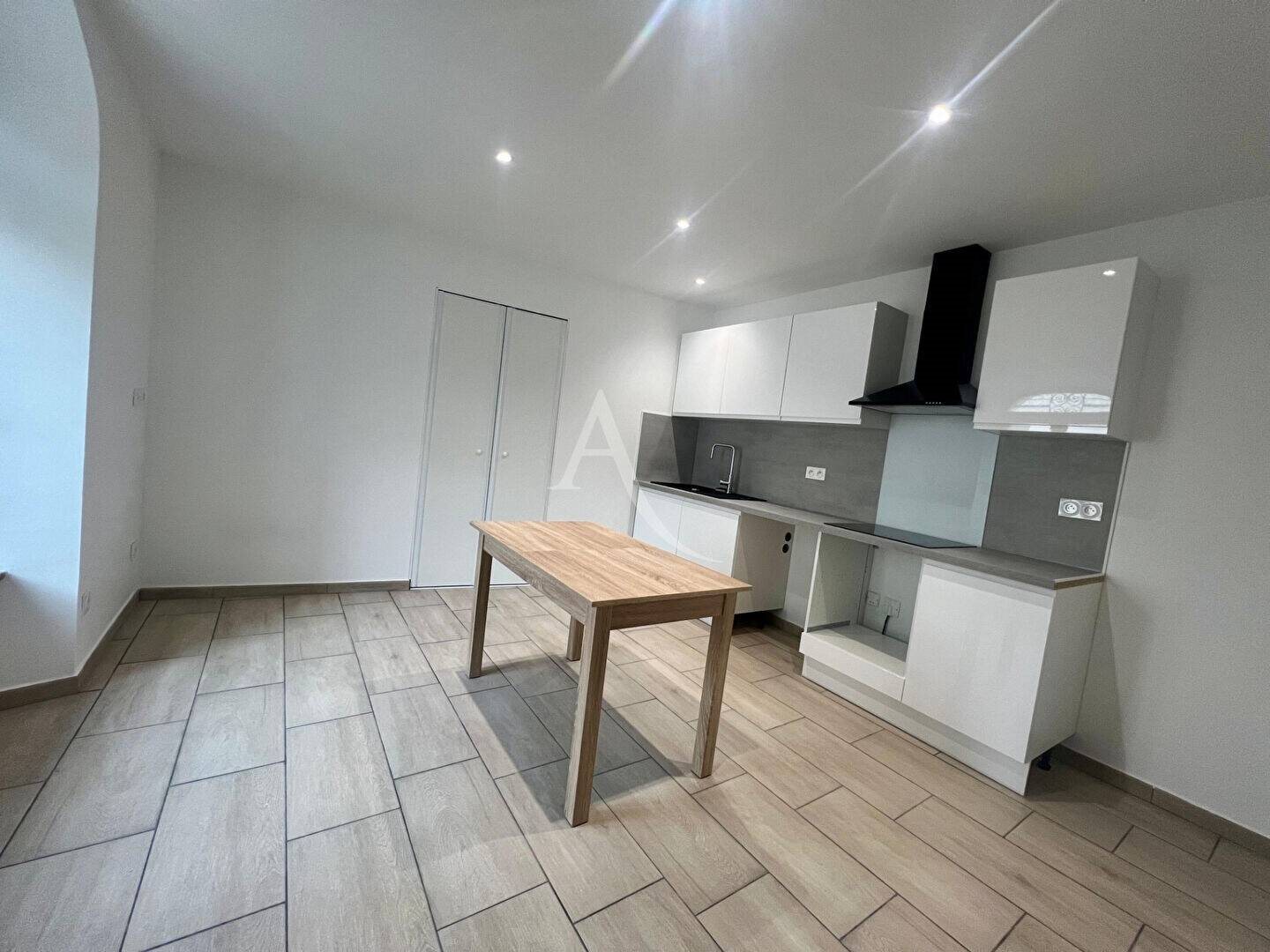 Maison à louer, 105m², Barbaira