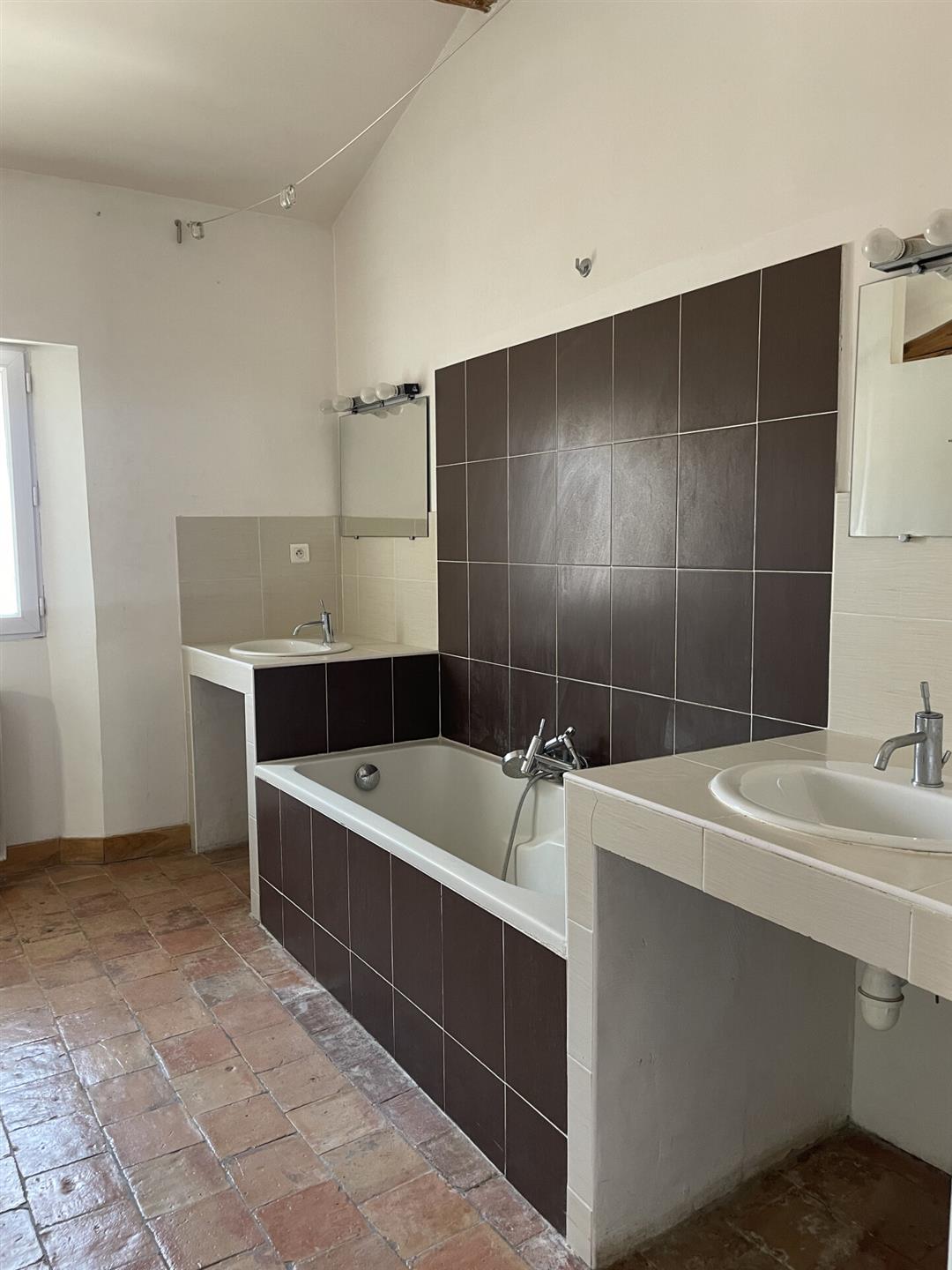 Maison à louer, 126m², La Roque-d'Anthéron