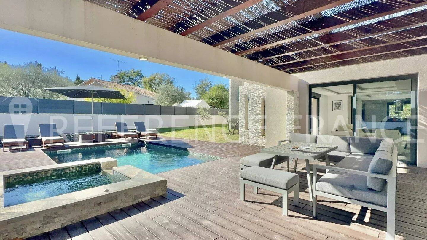 Maison à louer, 220m², Mougins