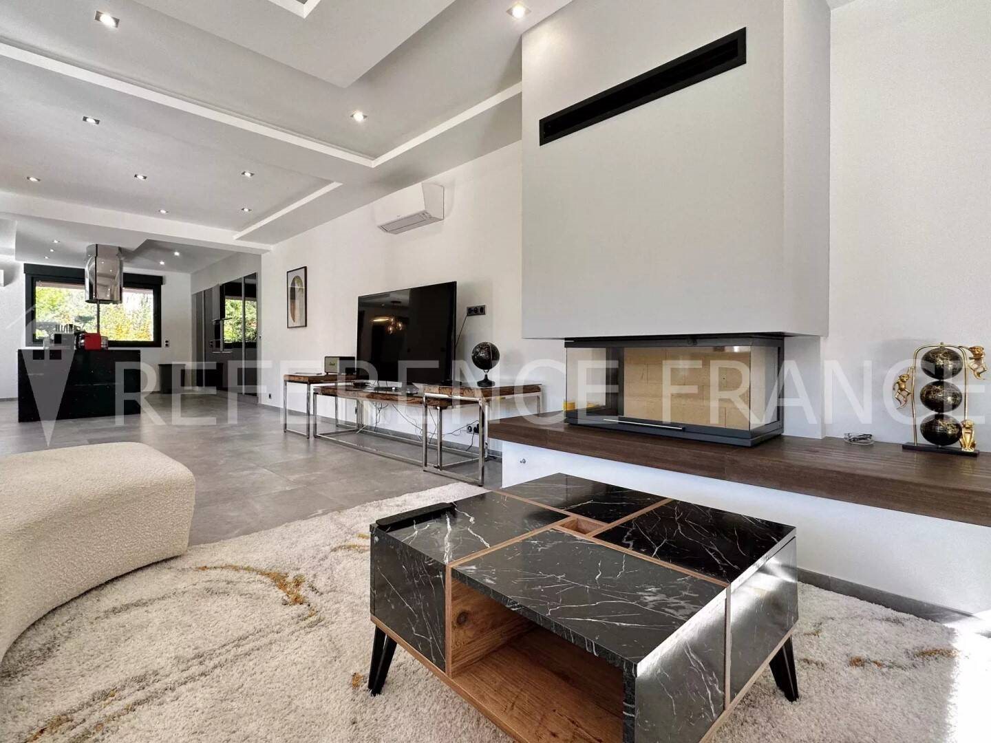 Maison à louer, 220m², Mougins