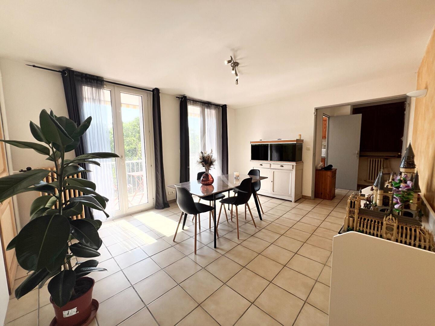 Appartement à vendre, 76m², Saint-Cannat
