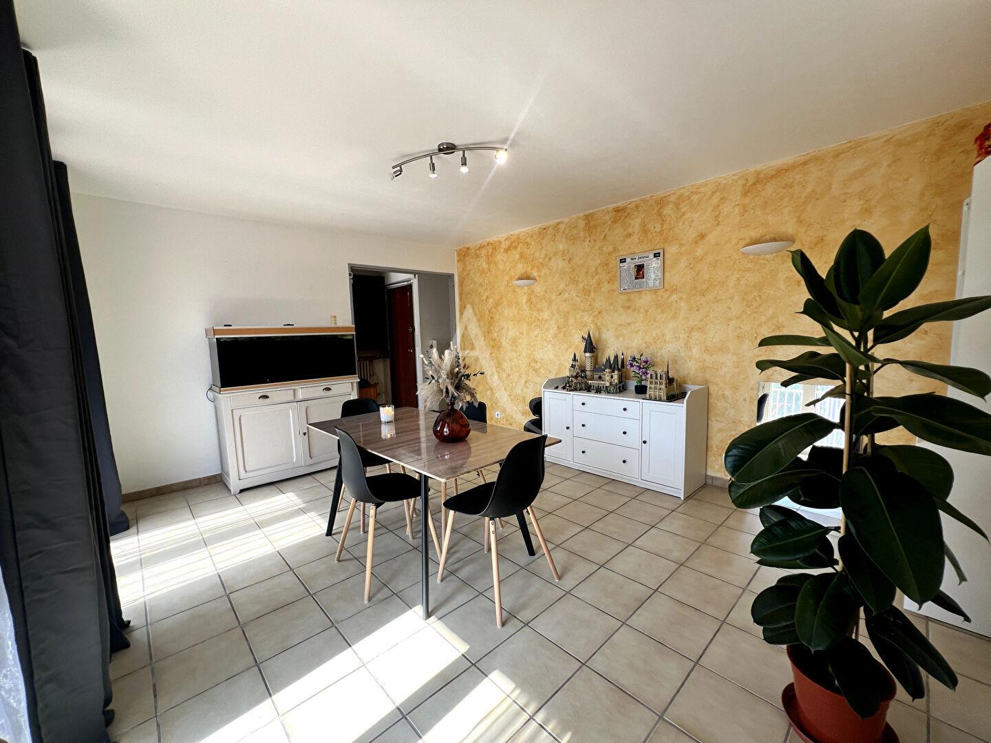 Appartement à vendre, 76m², Saint-Cannat