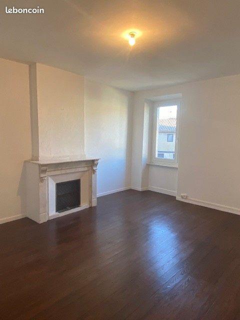 Maison à louer, 153m², Pomas