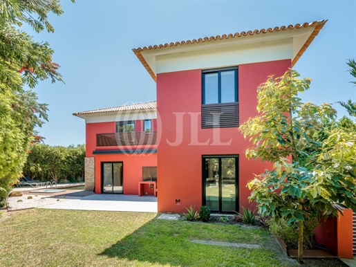 4-Bedroom villa with pool in Birre, Cascais