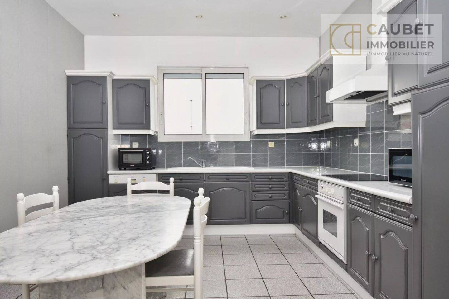 Appartement à vendre, 147m², Barbazan-Debat