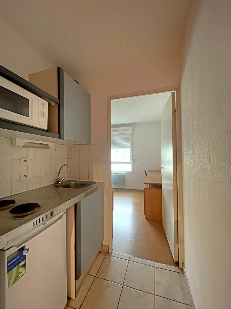 Appartement à louer, 18m², Saint-Etienne