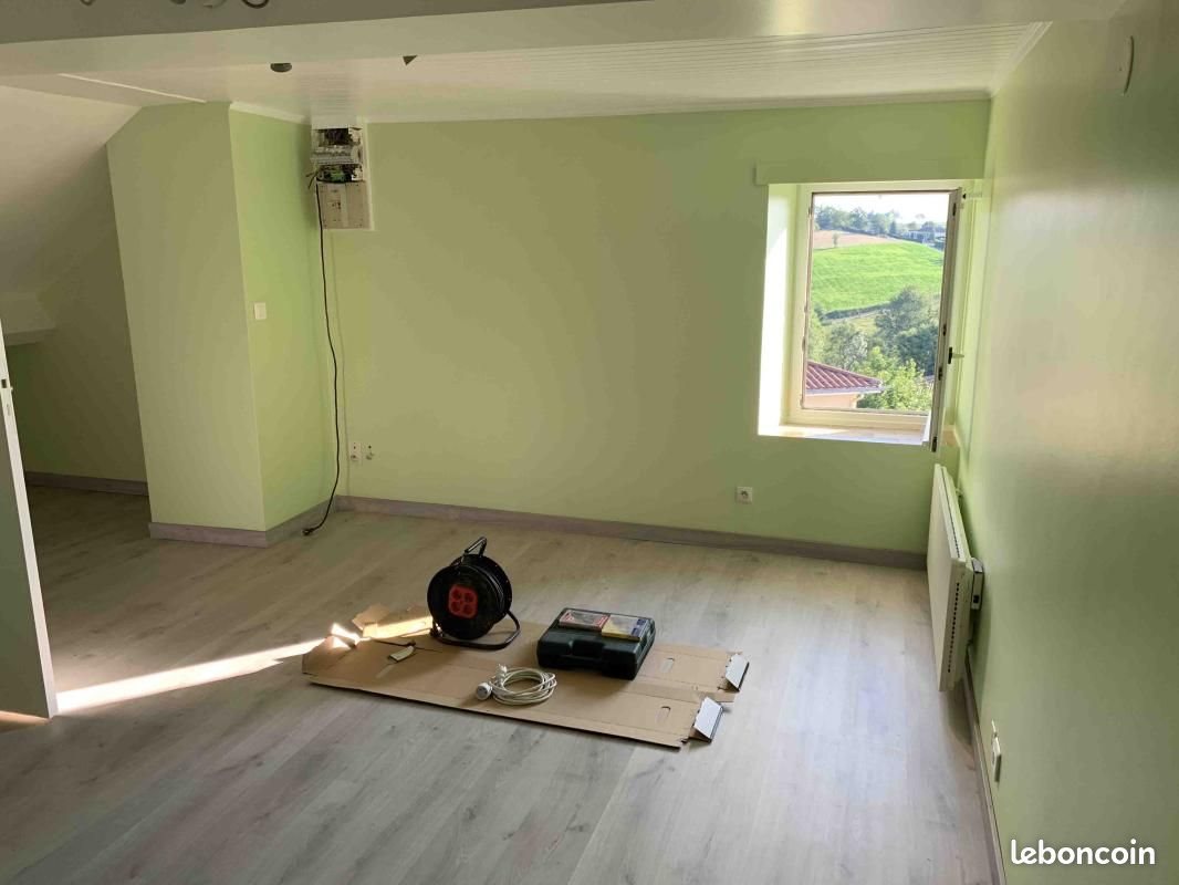 Appartement à louer, 29m², Aveizieux