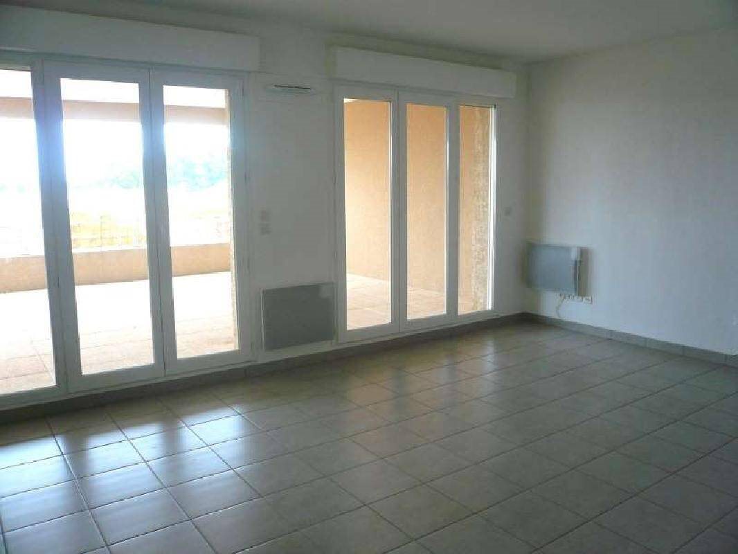 Appartement à louer, 61m², Saint-Estève