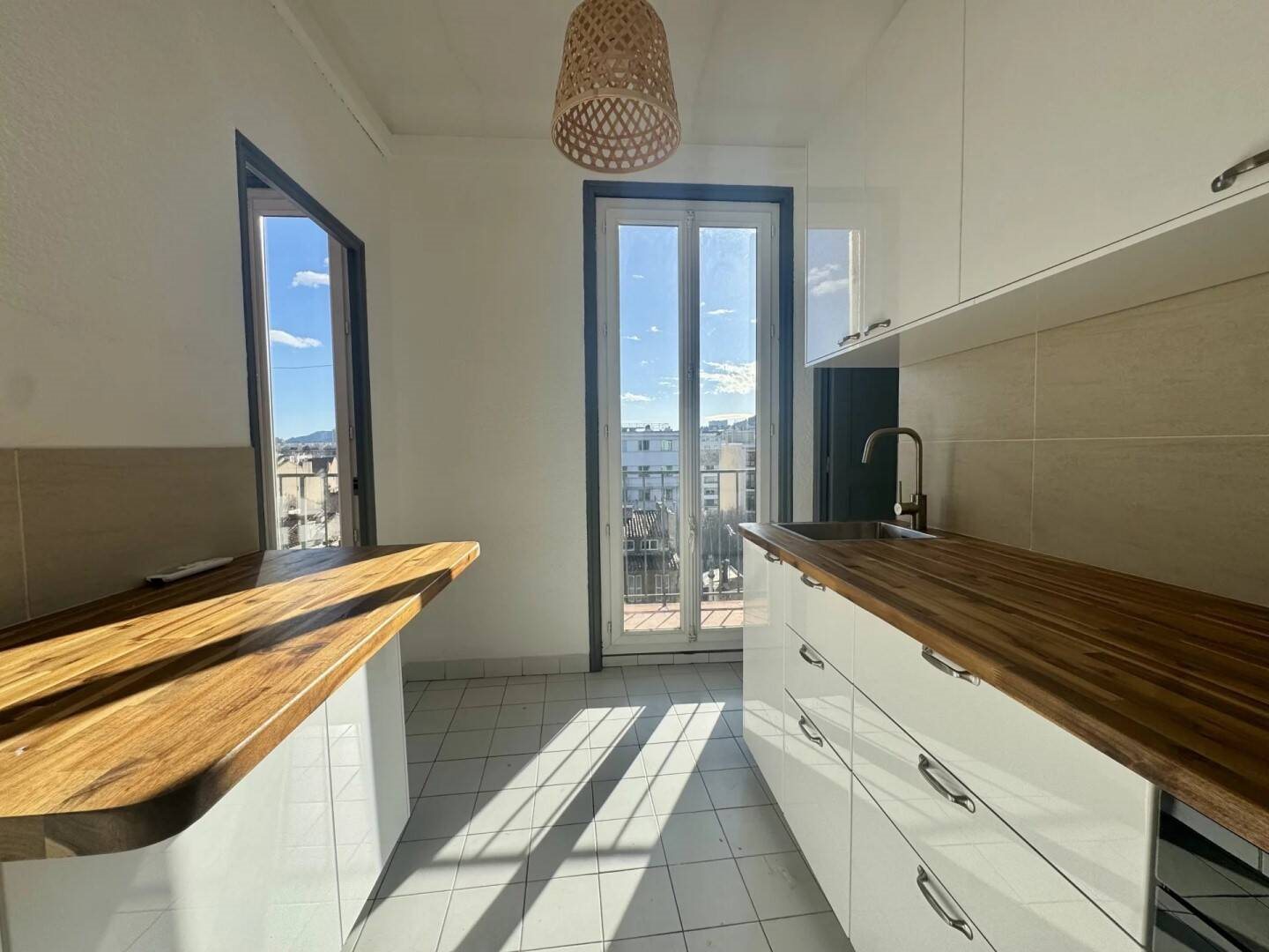 Appartement à louer, 26m², Marseille 6ème