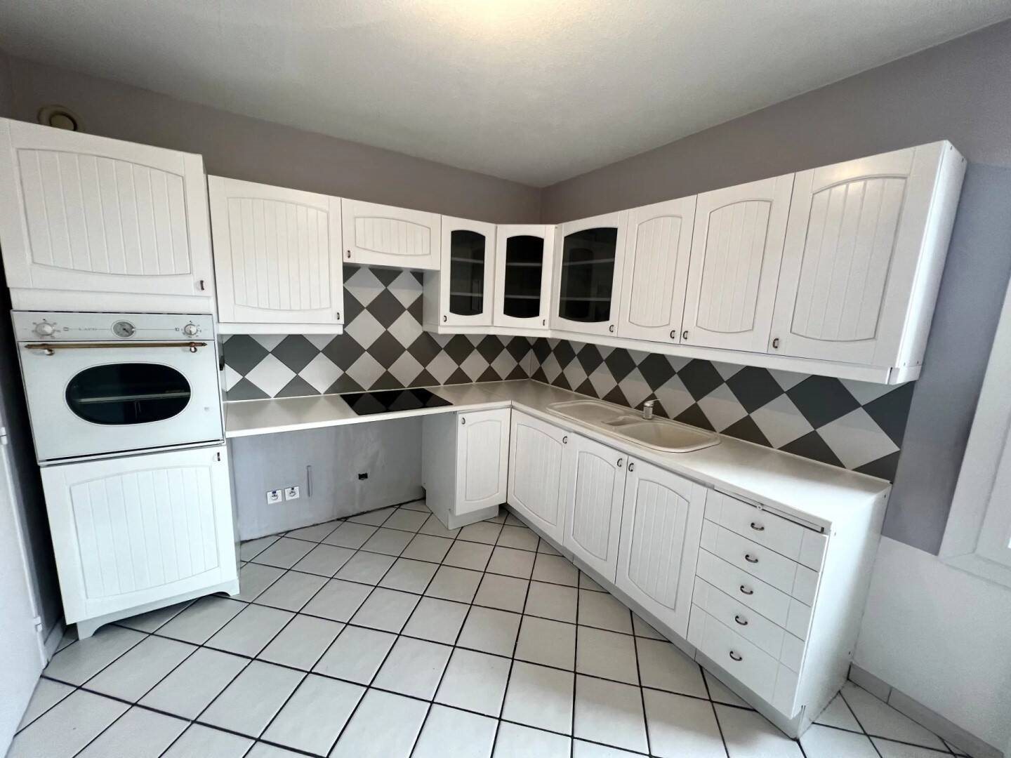 Appartement à louer, 98m², Venelles