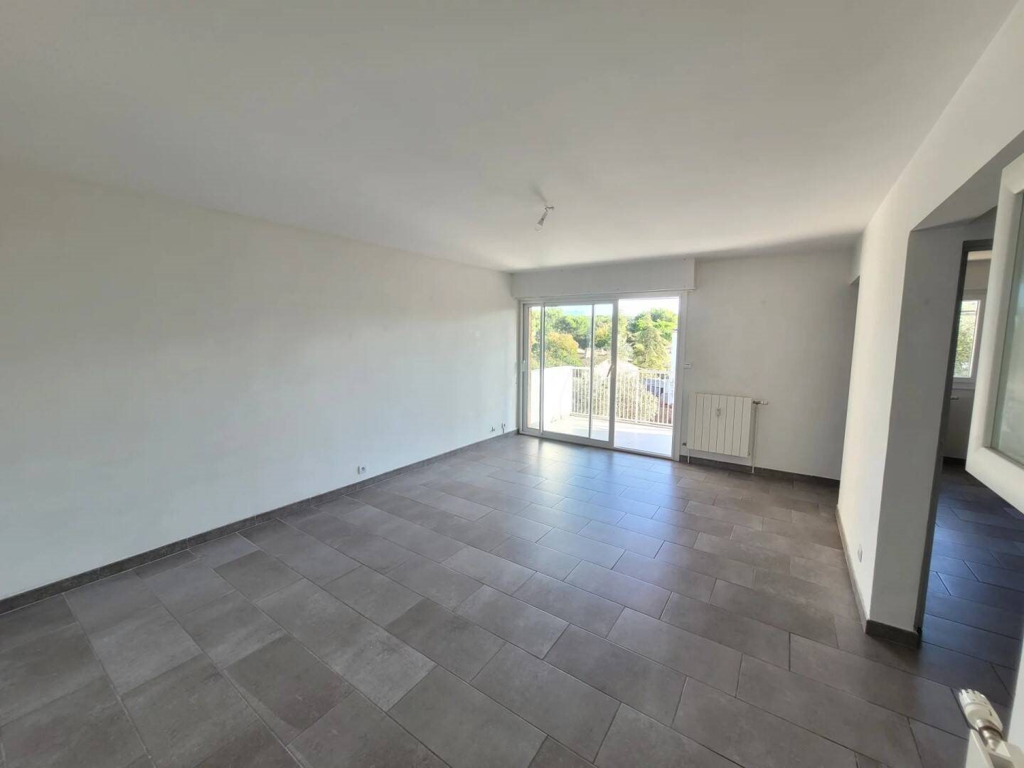 Appartement à louer, 81m², Venelles