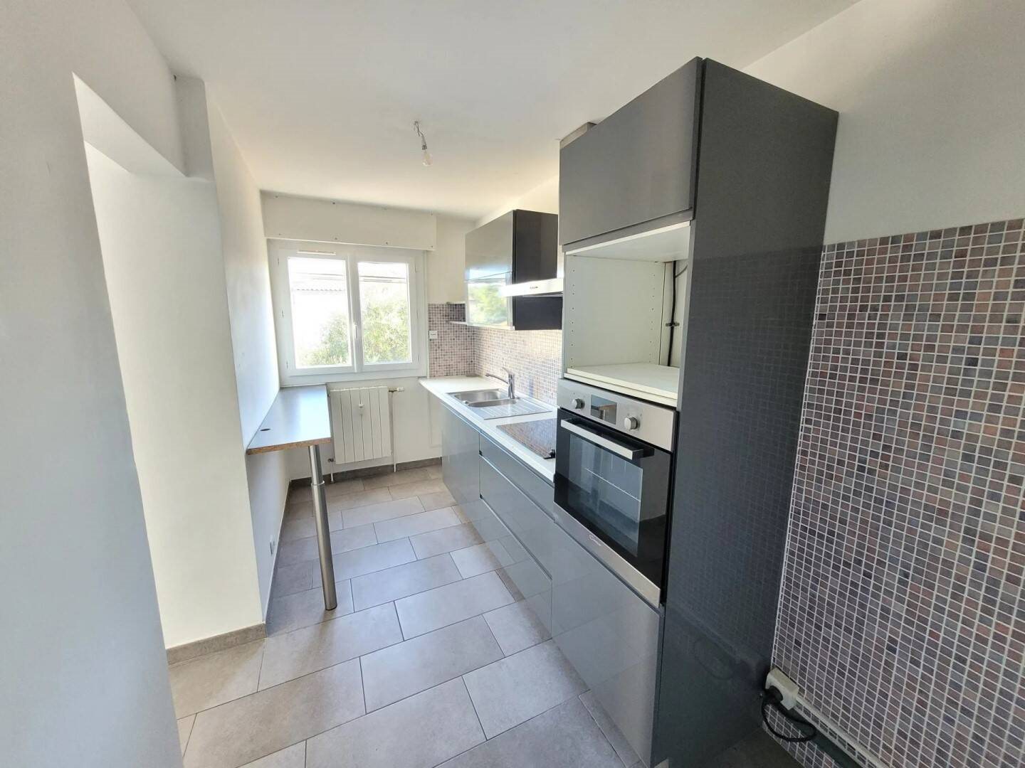 Appartement à louer, 81m², Venelles