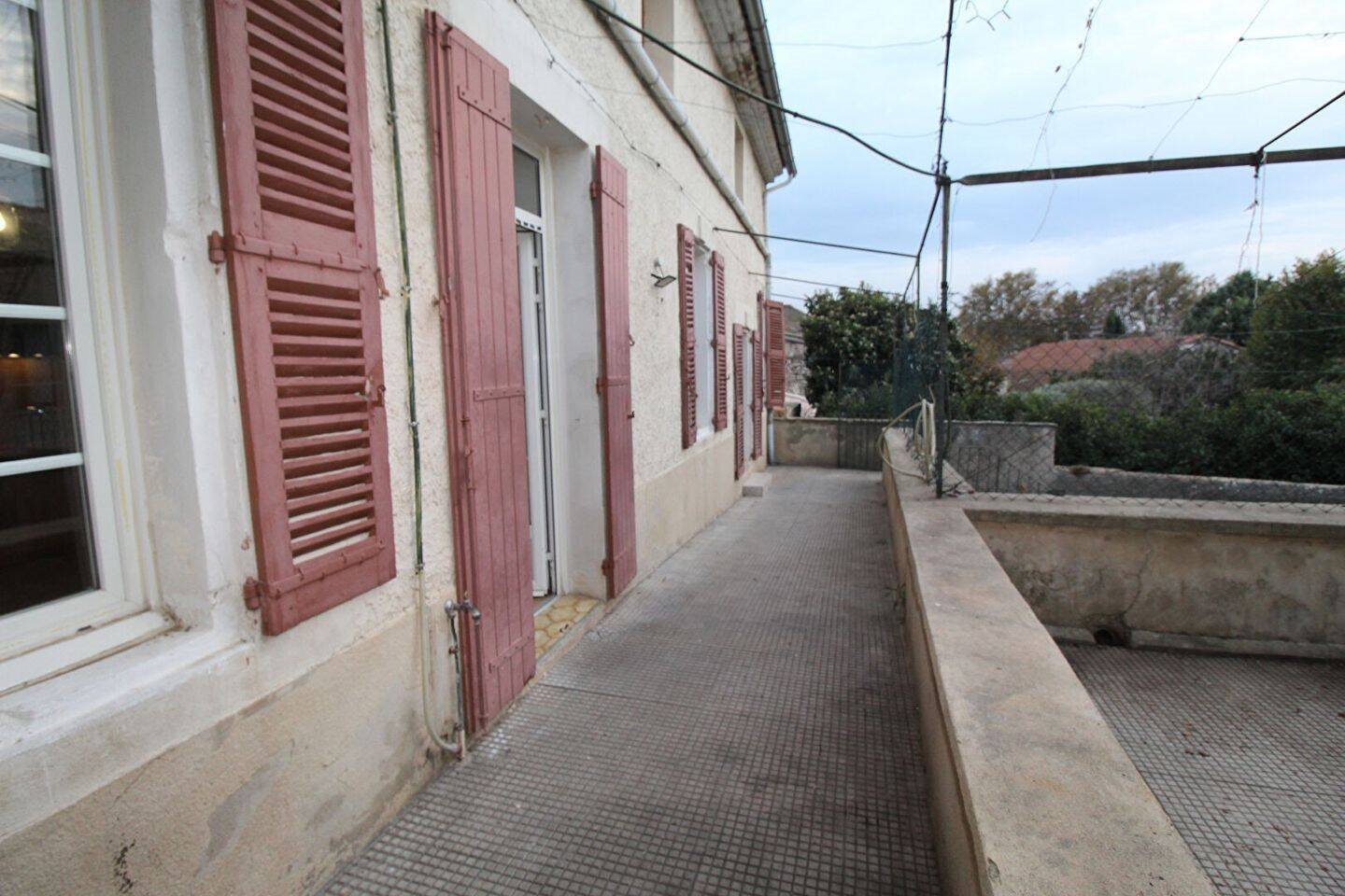 Maison à louer, 71m², Eyguières