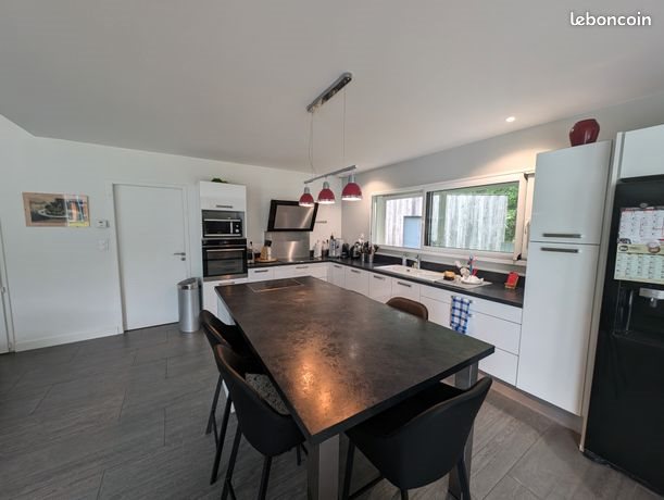 Maison à louer, 202m², Saint-Sulpice-et-Cameyrac