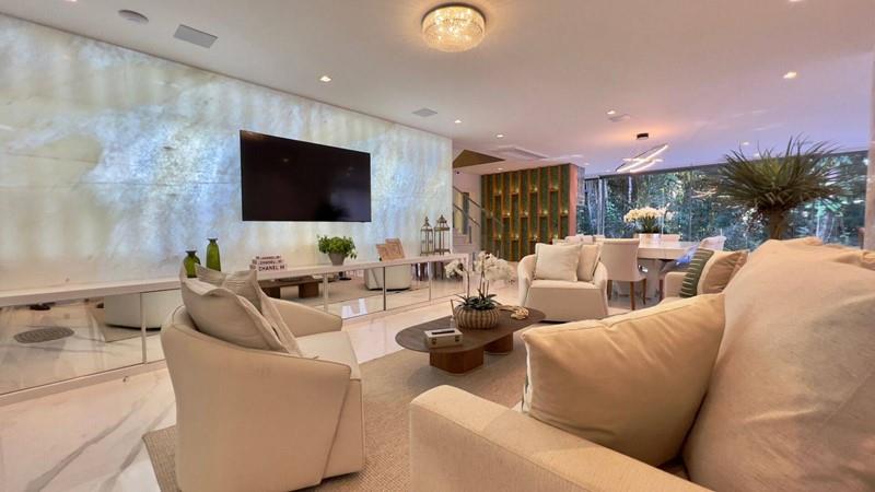 Purchase: House (11250-000)