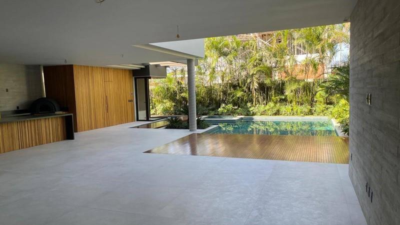 Purchase: House (20010-020)
