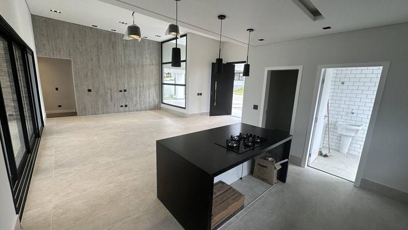 Purchase: House (12244-000)