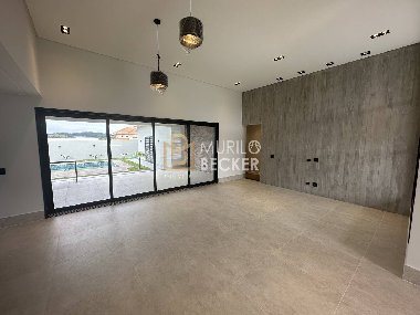 Purchase: House (12244-000)