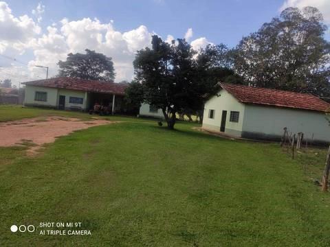 Purchase: Business premises (18220-000)