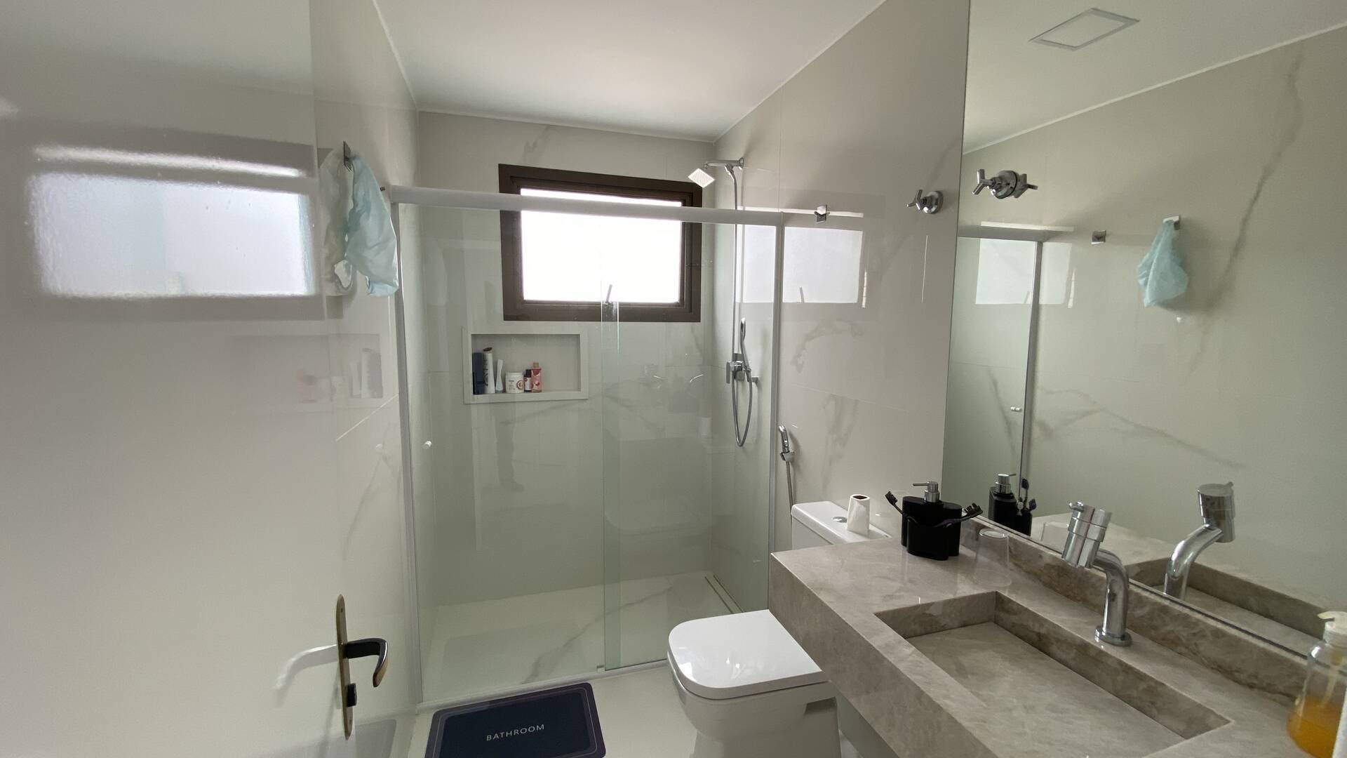 Purchase: Apartment (11250-000)