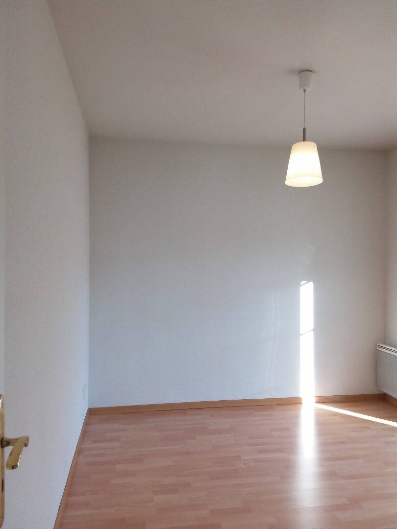 Appartement à louer, 70m², Paron
