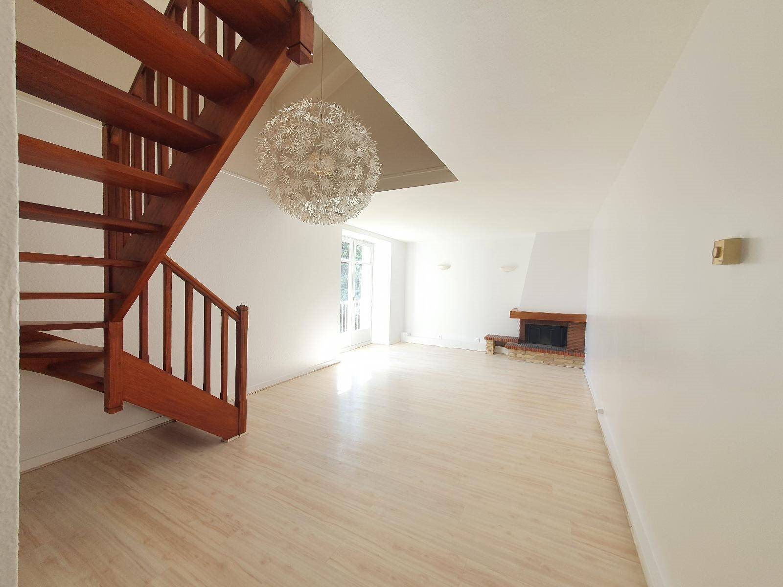 Appartement à louer, 109m², Saint-Egrève