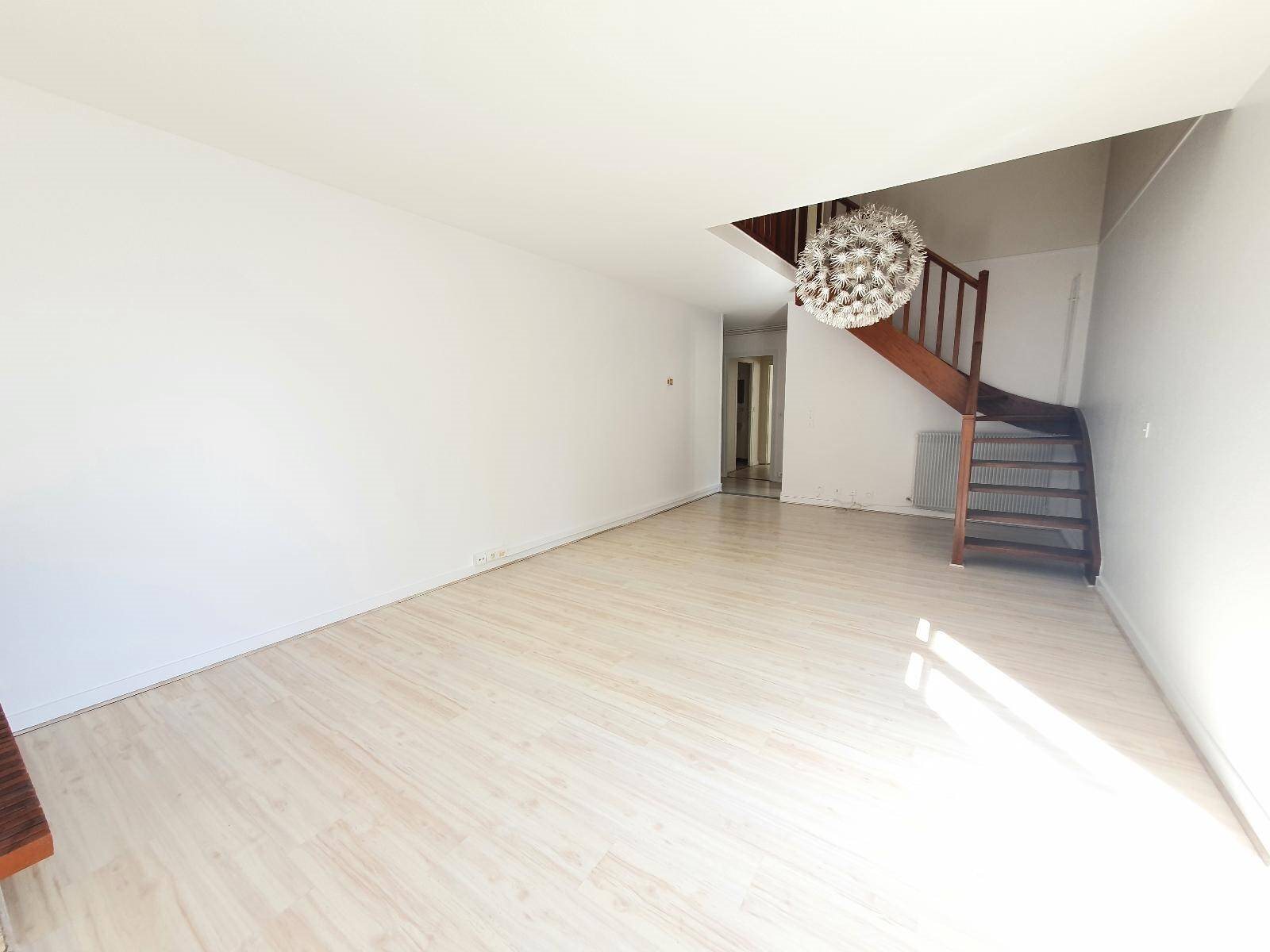 Appartement à louer, 109m², Saint-Egrève