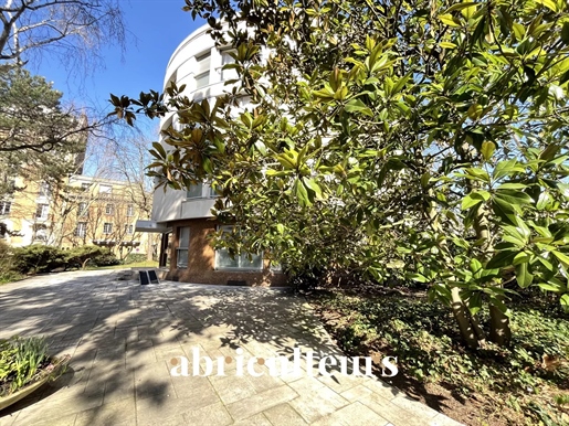 Advert picture