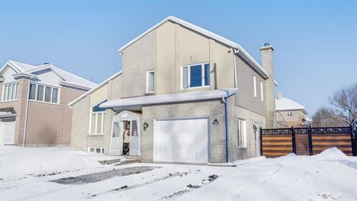 Purchase: House (G2E 0A1)